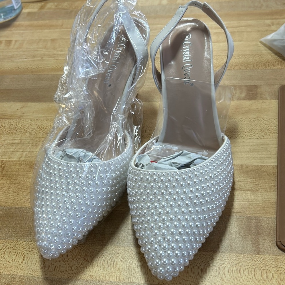 NIB Women's Closed Toe Slingback Kitten Heels Wedding Shoes with Pearls